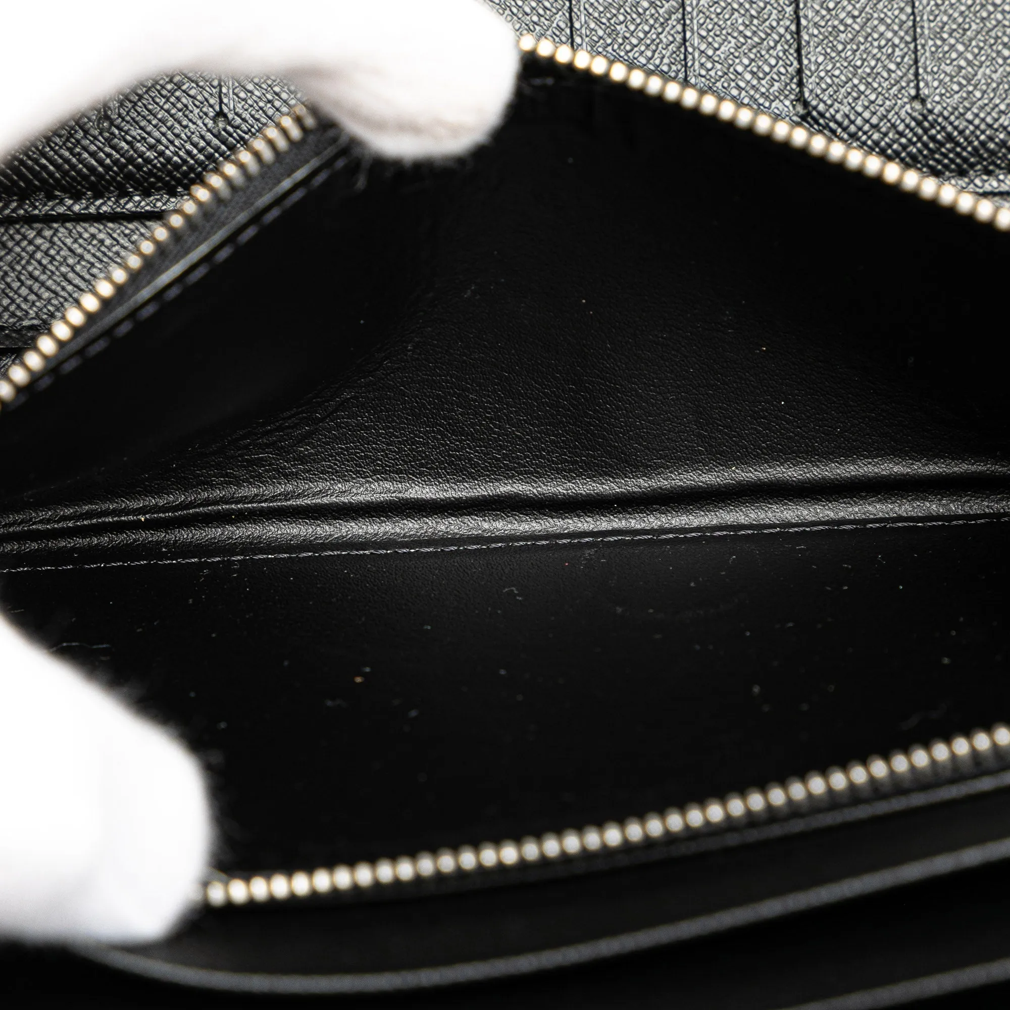 Black Louis Vuitton Taiga Atoll Organizer