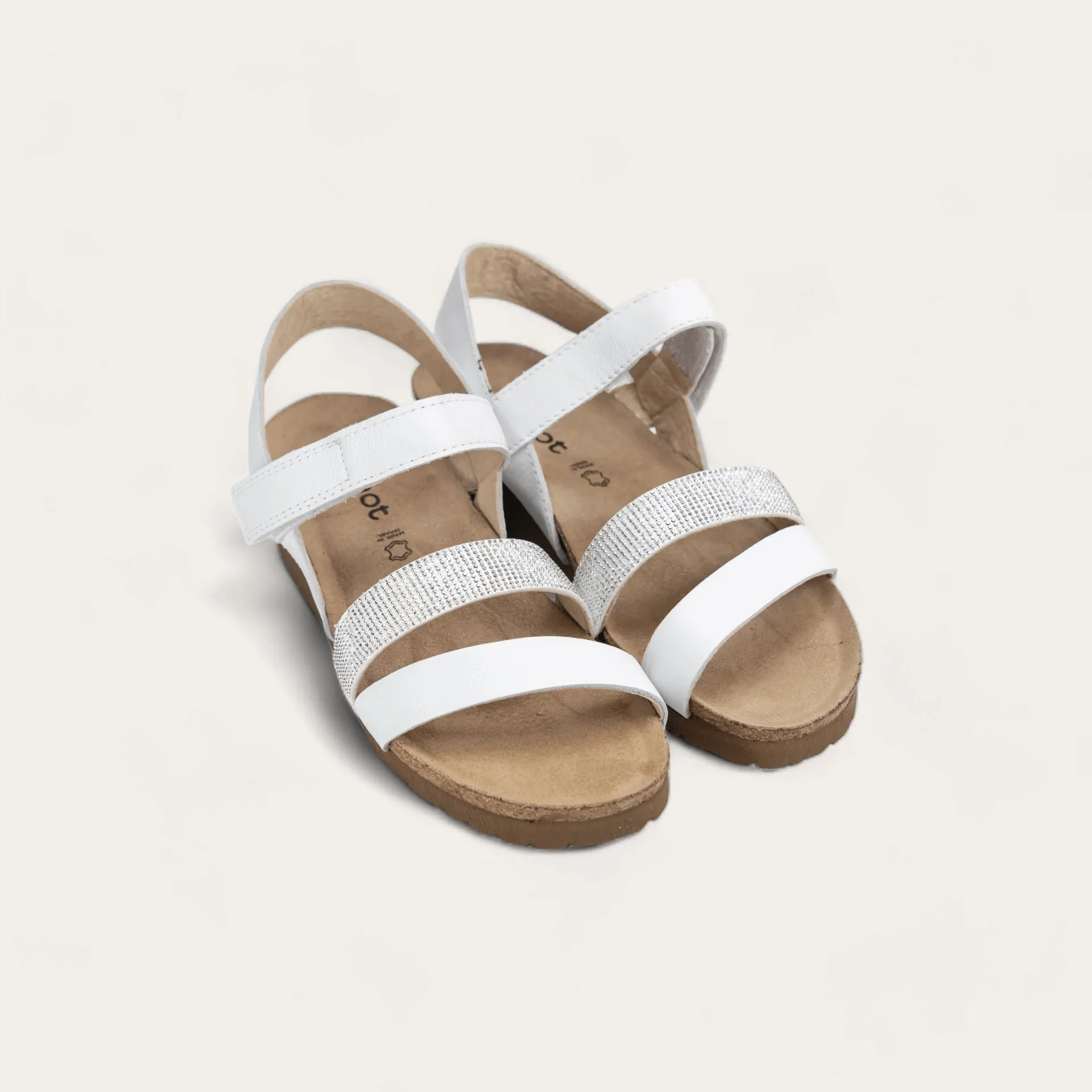 Krista | Leather | White/Silver Rivets